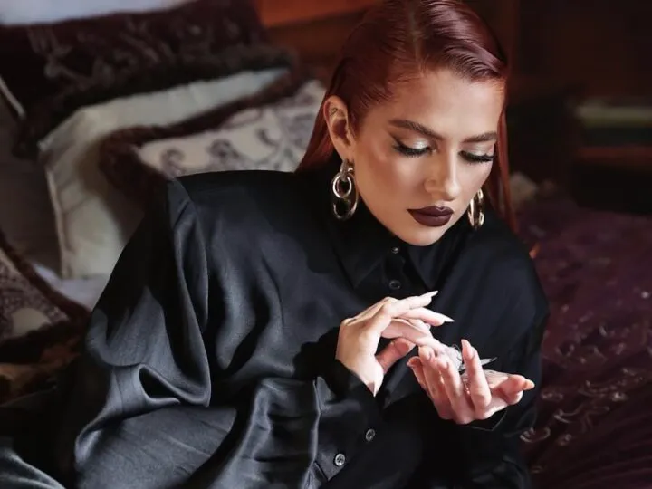 Lidia Buble, acasă la părinți. Certată de tată că nu-i măritată, mama îi dă o rețetă pentru gătit