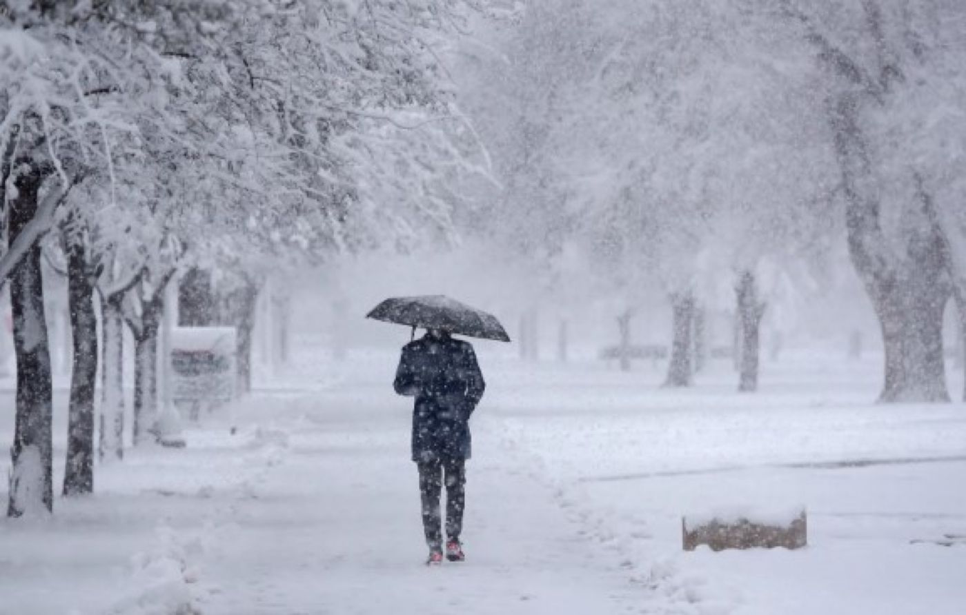 Meteorologii ne spun unde va ninge de Crăciun. Ce se va întâmpla în București