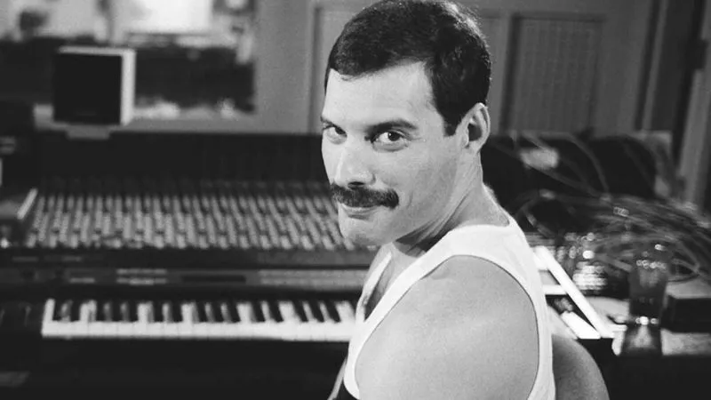 Cum a reacționat Freddie Mercury când a aflat că va muri. Asistentul său personal face dezvăluiri incredibile