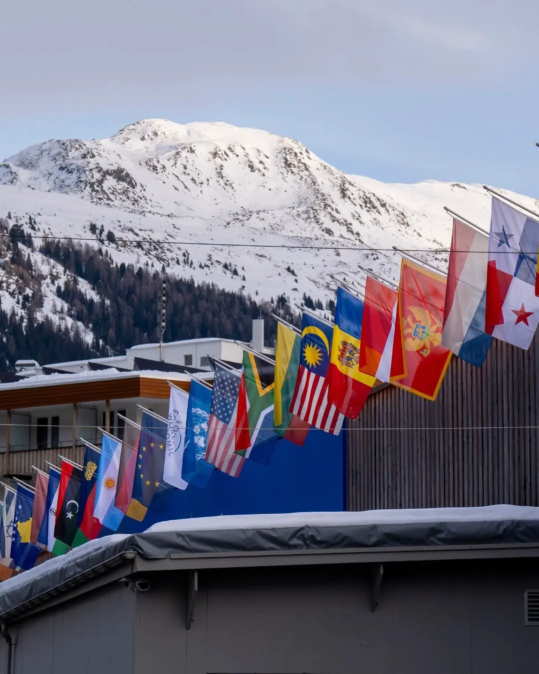 Ce se întâmplă în spatele ușilor închise, la Davos. O escortă de lux face dezvăluiri despre bogații planetei