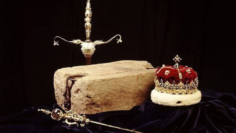 A fost rezolvat misterul Pietrei Destinului. Artefactul s-a aflat sub tronul Regelui Charles, la încoronare