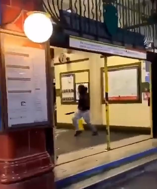 Lanț de crime la metrou! Oameni împinși pe șine, autoritățile sunt în alertă de grad zero