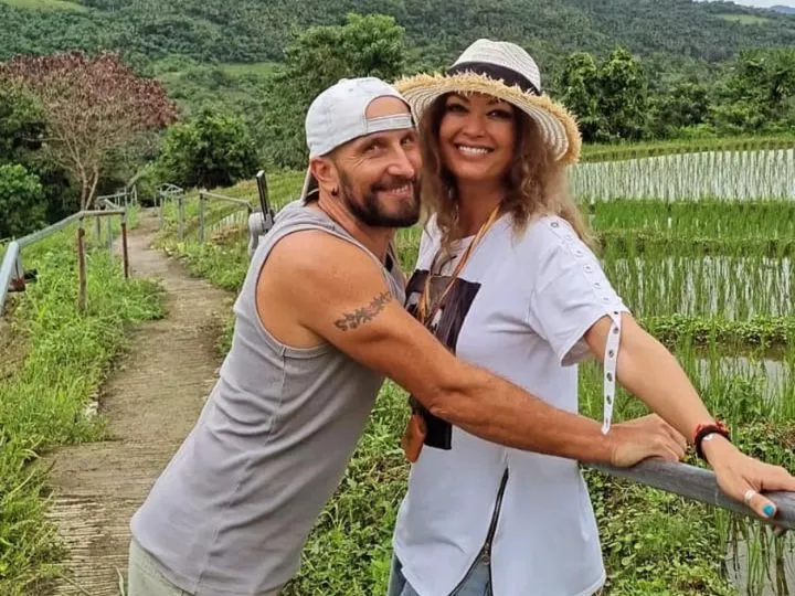 Anca Țurcașiu și-a făcut un tatuaj îndrăzneț. Iubirea pentru Șerban Călin a făcut-o să-și retrăiască prima tinerețe – Foto