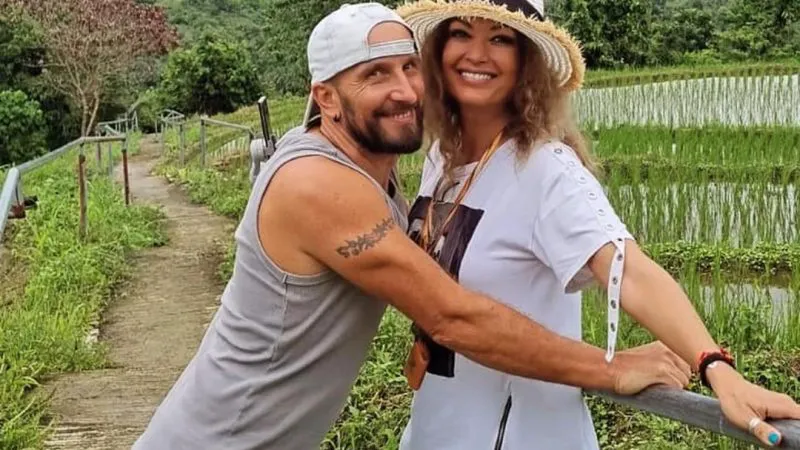 Anca Țurcașiu și-a făcut un tatuaj îndrăzneț. Iubirea pentru Șerban Călin a făcut-o să-și retrăiască prima tinerețe – Foto