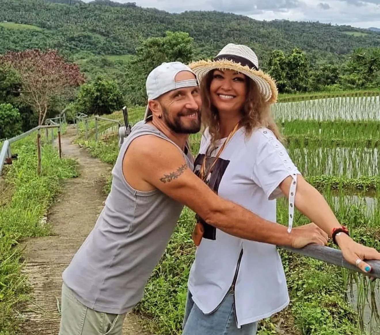 Anca Țurcașiu și-a făcut un tatuaj îndrăzneț. Iubirea pentru Șerban Călin a făcut-o să-și retrăiască prima tinerețe – Foto