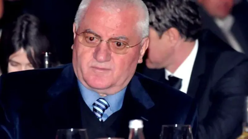 Mitică Dragomir, amintiri despre relația cu Iliescu. Fostul șef al Ligii de Fotbal s-a trezit cu SPP-ul la ușă
