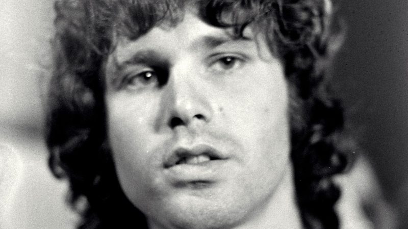 Un documentar lansează bomba: Jim Morrison, fostul solist The Doors, nu a murit în 1971. Este în viață și are o meserie neașteptată