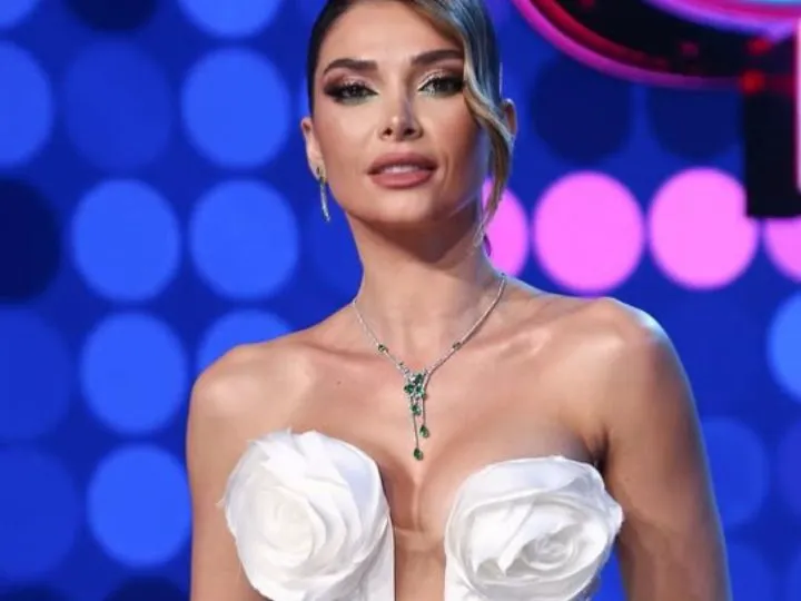 Alina Pușcaș, cu hoțul în casă. L-a prins în fapt, la plicul cu bani – Video