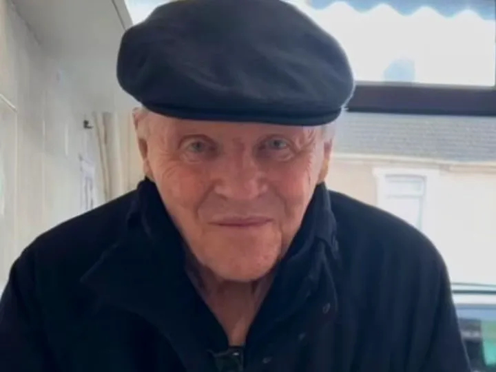 Anthony Hopkins face spectacol la 88 de ani. Dansează pe melodia care îl însoțește mereu