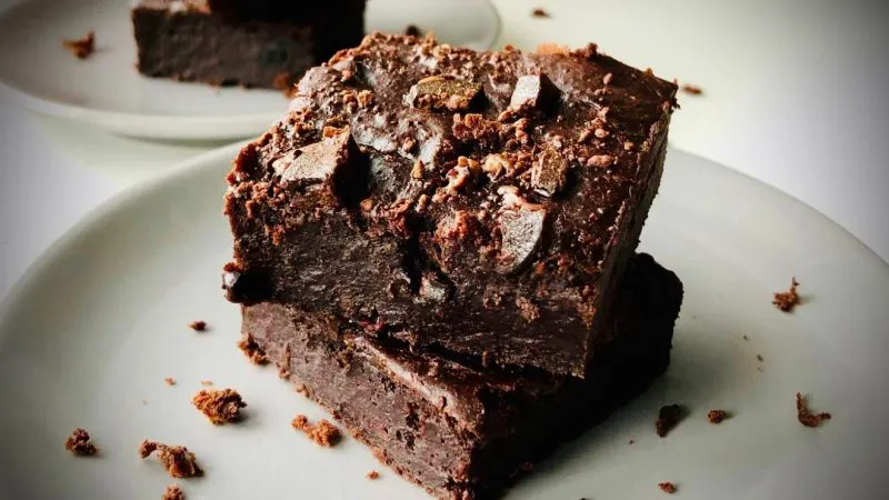 Cea mai simplă rețetă de brownies, ideală pentru slăbit