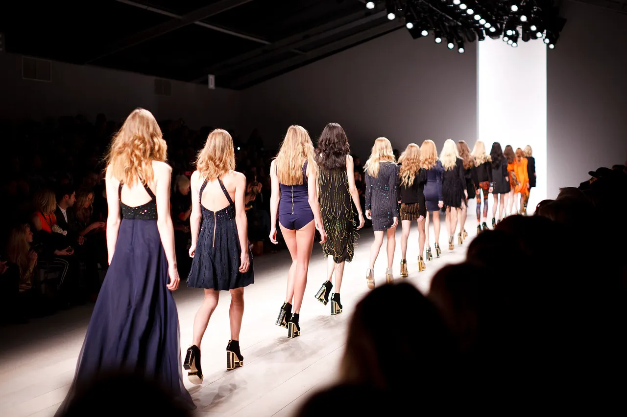 Exclusiv. O româncă la New York Fashion Week. I-a impresionat pe americani cu hainele ei