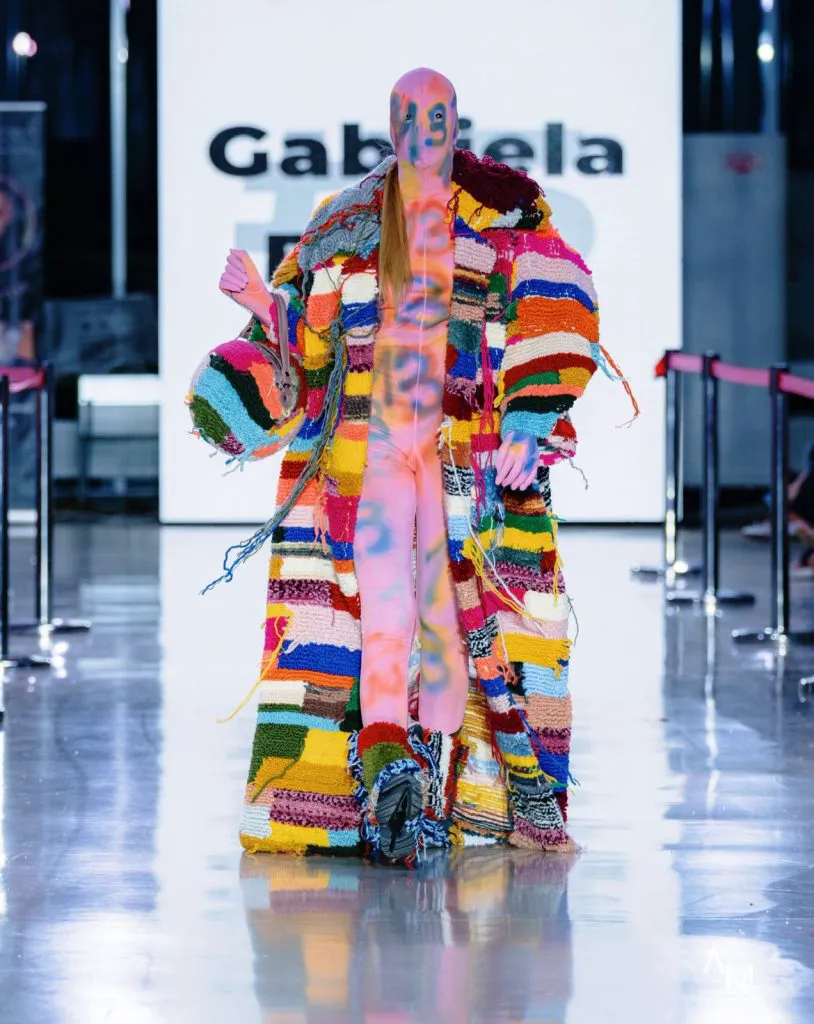 Exclusiv. O româncă la New York Fashion Week. I-a impresionat pe americani cu hainele ei