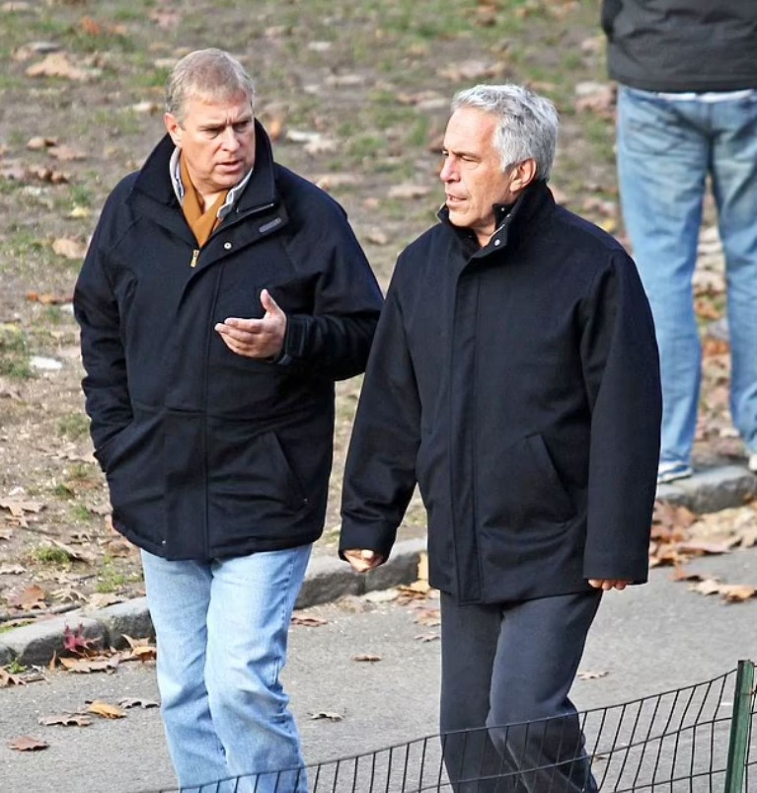 Prințul Andrew, implicat din nou în scandalul cu Jeffrey Epstein. A fost prins cu minciuna