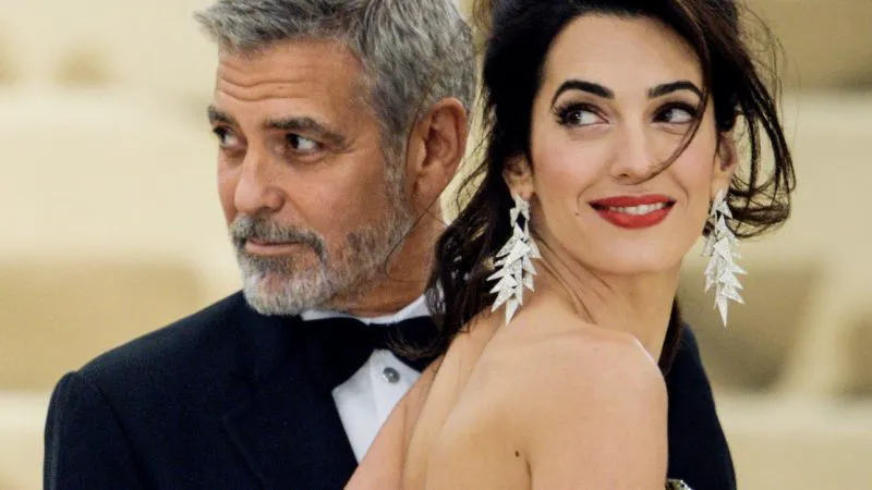 George Clooney, în plină criză a vârstei mijlocii. „Lupul argintiu” de la Hollywood s-a vopsit! Foto