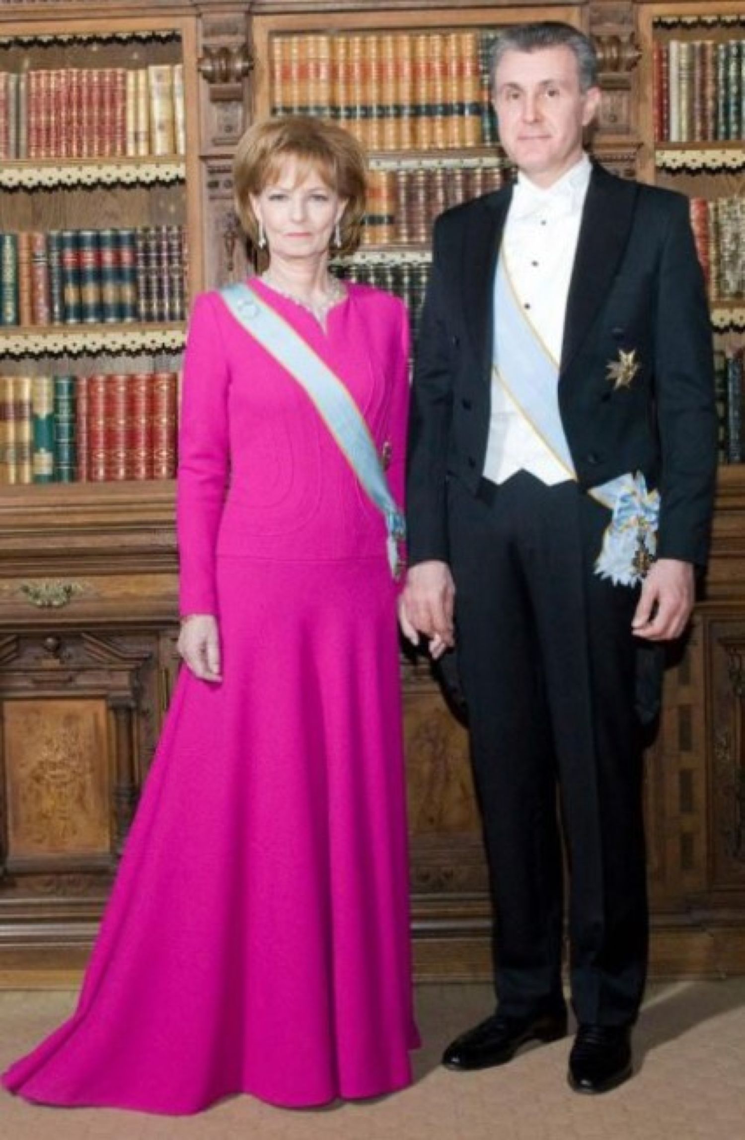 Lucruri necunoscute despre Majestatea Sa, Margareta, Custodele Coroanei. „Aveam nevoie de bani, cum puteam trăi fără bani?”