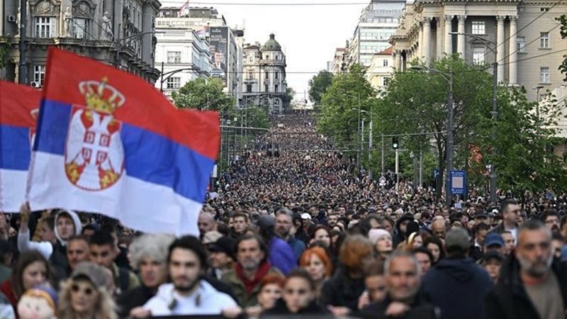 Ce este LRAD, arma sonică ce pare a fi fost folosită împotriva protestatarilor din Serbia