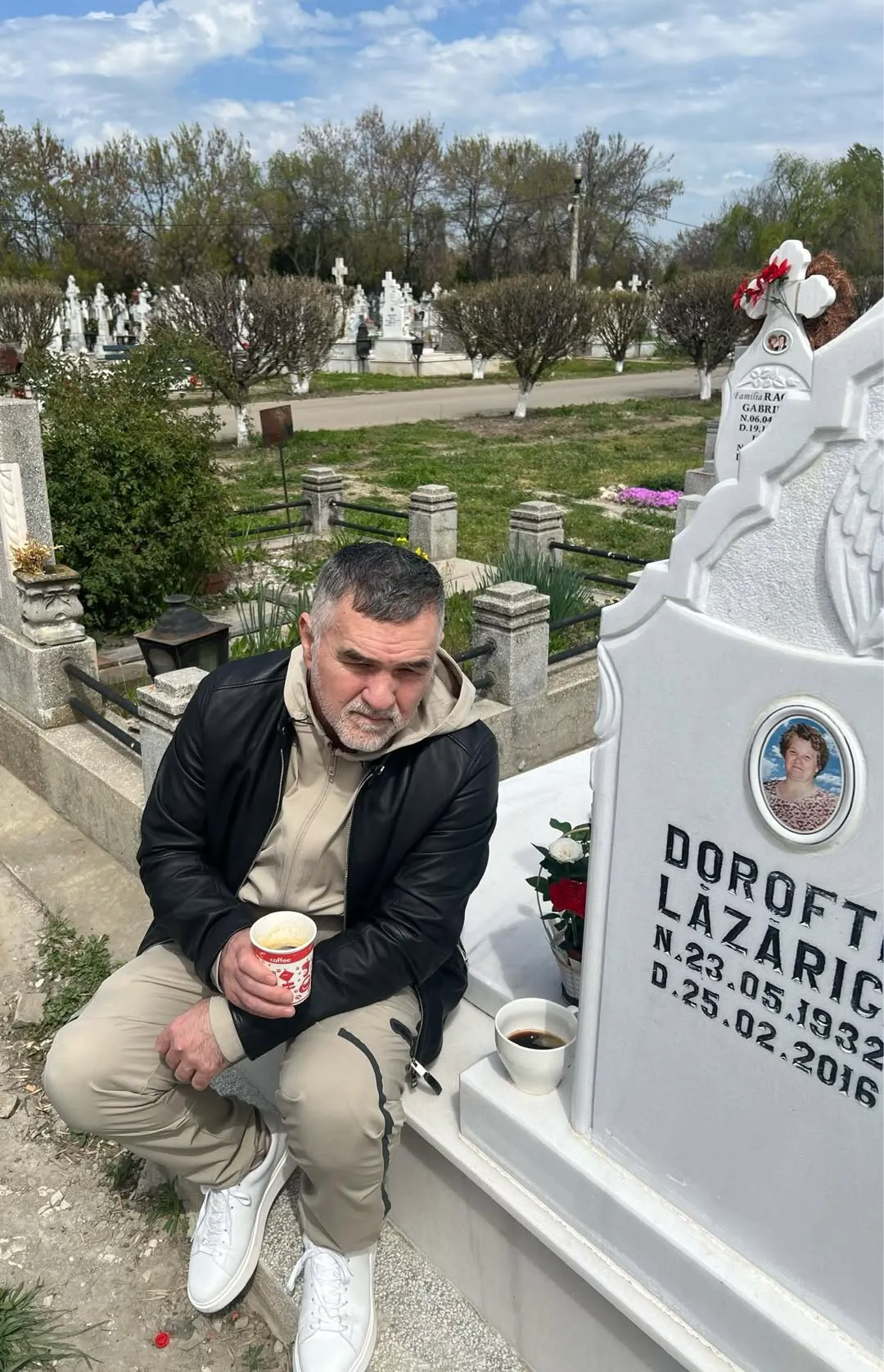 Leonard Doroftei nu și-a uitat mama, decedată acum mulți ani. Gestul impresionant făcut în Sâmbăta Mare. Foto