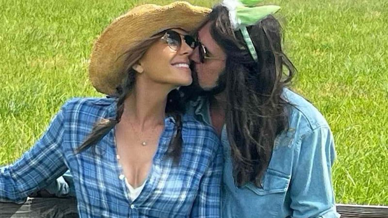Billy Ray Cyrus a spus cum a început relația cu Elizabeth Hurley. Un gest neașteptat a declanșat totul