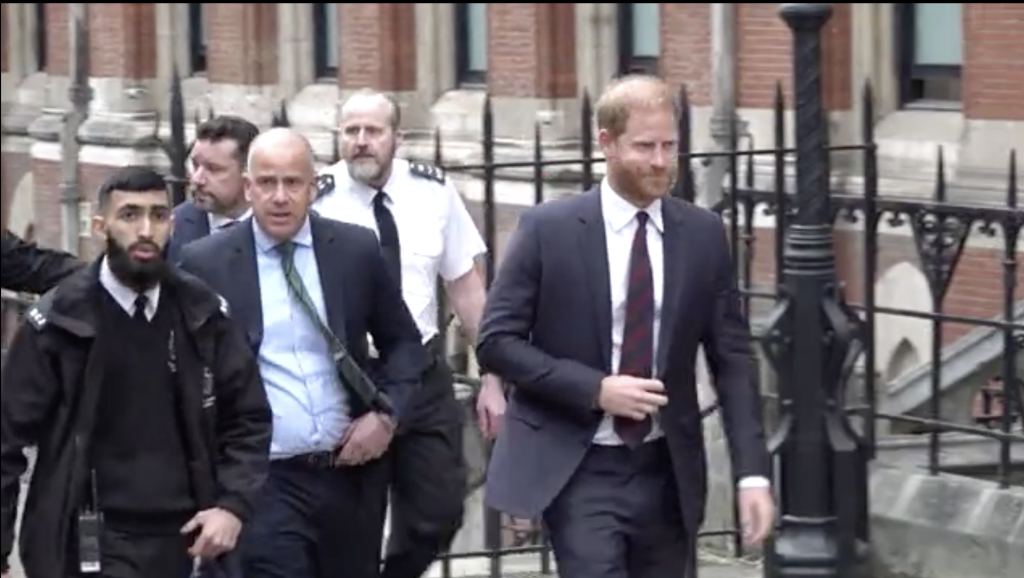 Prințul Harry, pus la punct de instanță. Curtea de Apel l-a obligat să suporte cheltuielile