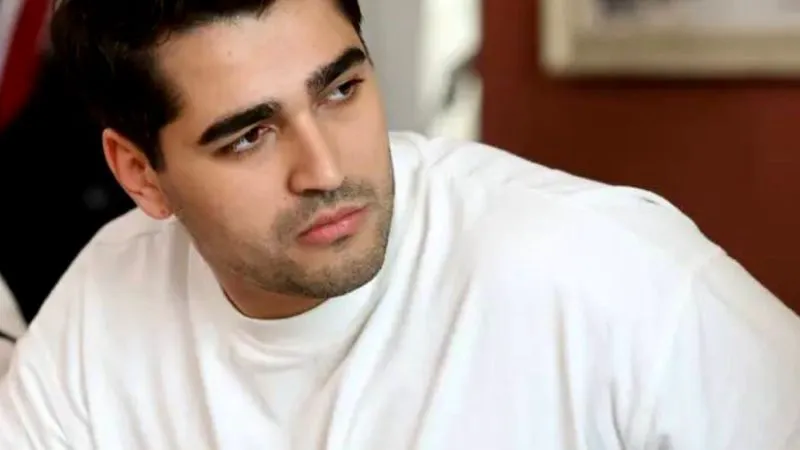 Ferit din Golden Boy a plecat în armată. Ce legătură are comandantul actorului cu serialul fenomen