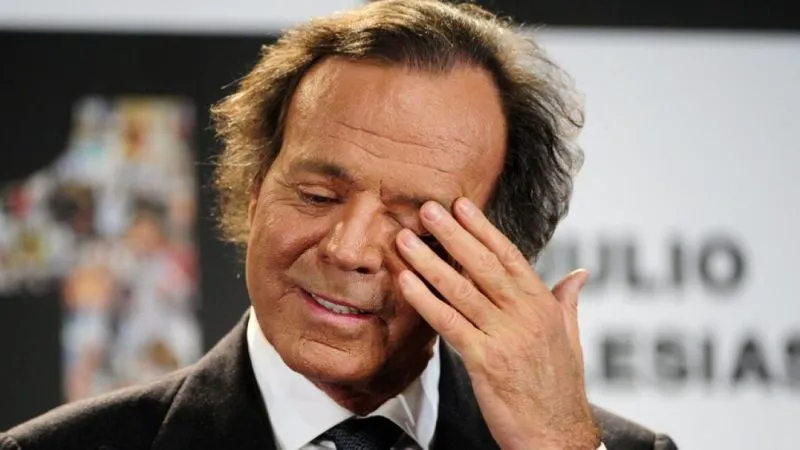 Julio Iglesias, acuzat de abuz sexual. Fostele angajate fac mărturisiri șocante: „Mă simțeam ca o sclavă”