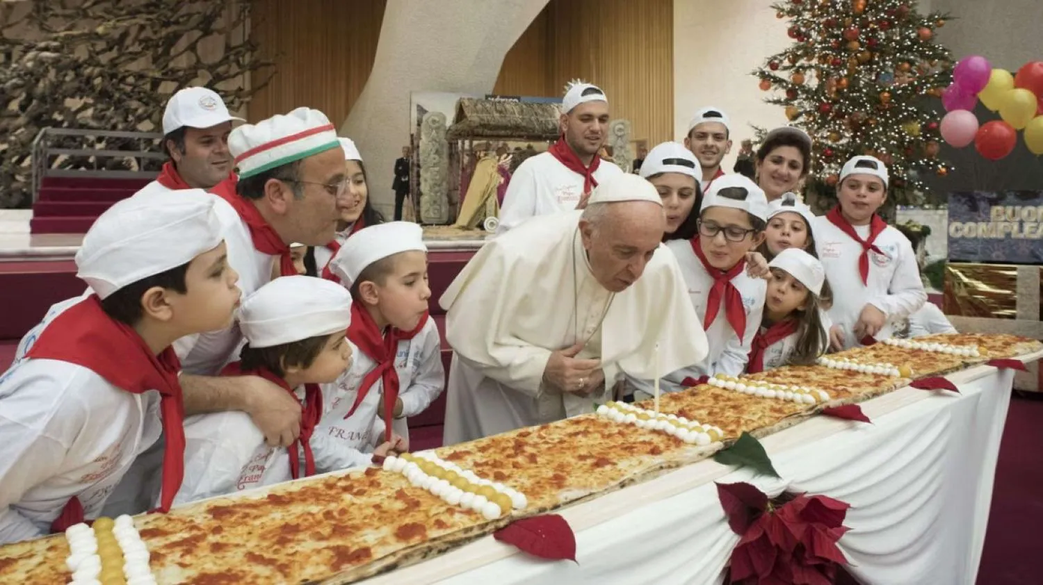 Bucătarul papilor spune preferințele culinare ale Papei Ioan Paul al II-lea și al Papei Francisc. „Îi plăcea să aibă o tavă cu fructe de sezon în mijlocul mesei”