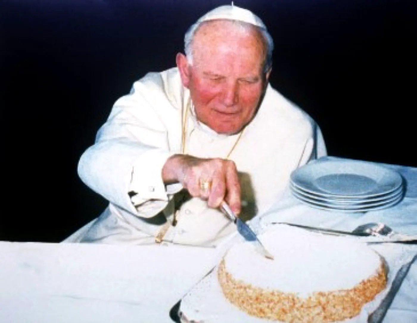 Bucătarul papilor spune preferințele culinare ale Papei Ioan Paul al II-lea și al Papei Francisc. „Îi plăcea să aibă o tavă cu fructe de sezon în mijlocul mesei”