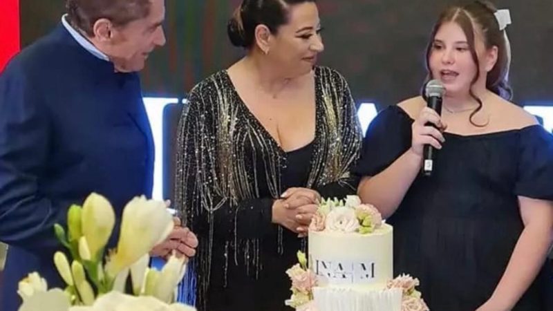 Fiica Oanei Roman i-a făcut o surpriză mare bunicului Petre Roman. Acum s-a aflat și din ce își câștigă singură banii