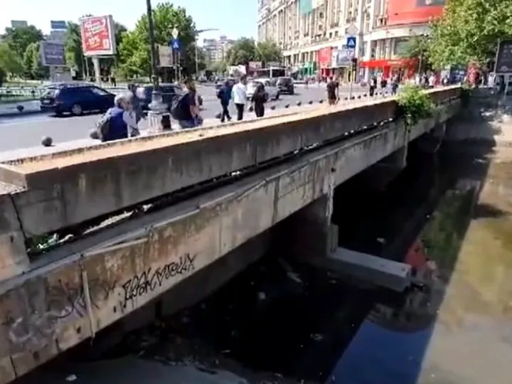 Primarul Băluță anunță ce se întâmplă cu lucrările la Planșeul Unirii din Capitală. Sunt în pregătire 235 de coloane de beton armat. Video