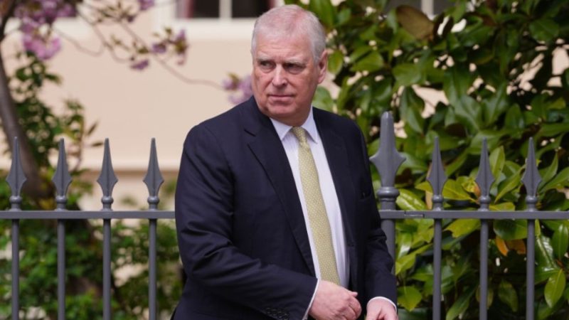 A murit femeia care l-a acuzat pe prințul Andrew de agresiune sexuală. S-a sinucis la ferma unde locuia