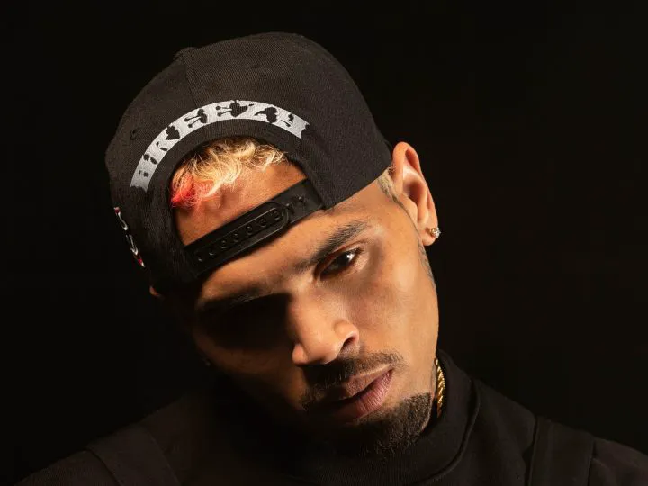 După bătaia aplicată Rihannei, un nou scandal îl lovește pe Chris Brown. E obligat să plătească 13 milioane de dolari