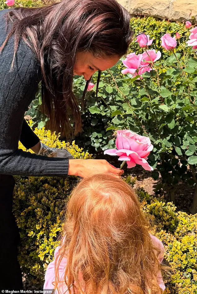 Lumea poate fi liniștită: copiii prințului Harry și Meghan au pielea albă și ambii sunt roșcați ca tata
