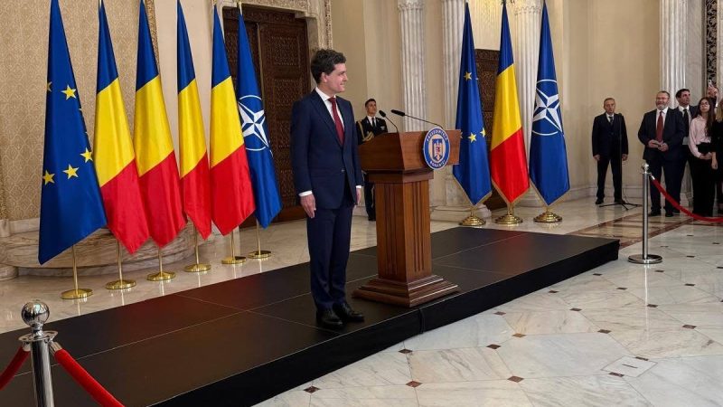 Marian Godină, ofticat că nu a fost invitat la Cotroceni, să-și facă și el o poză cu președintele Nicușor Dan. Mîndruță a păpat sarmale!