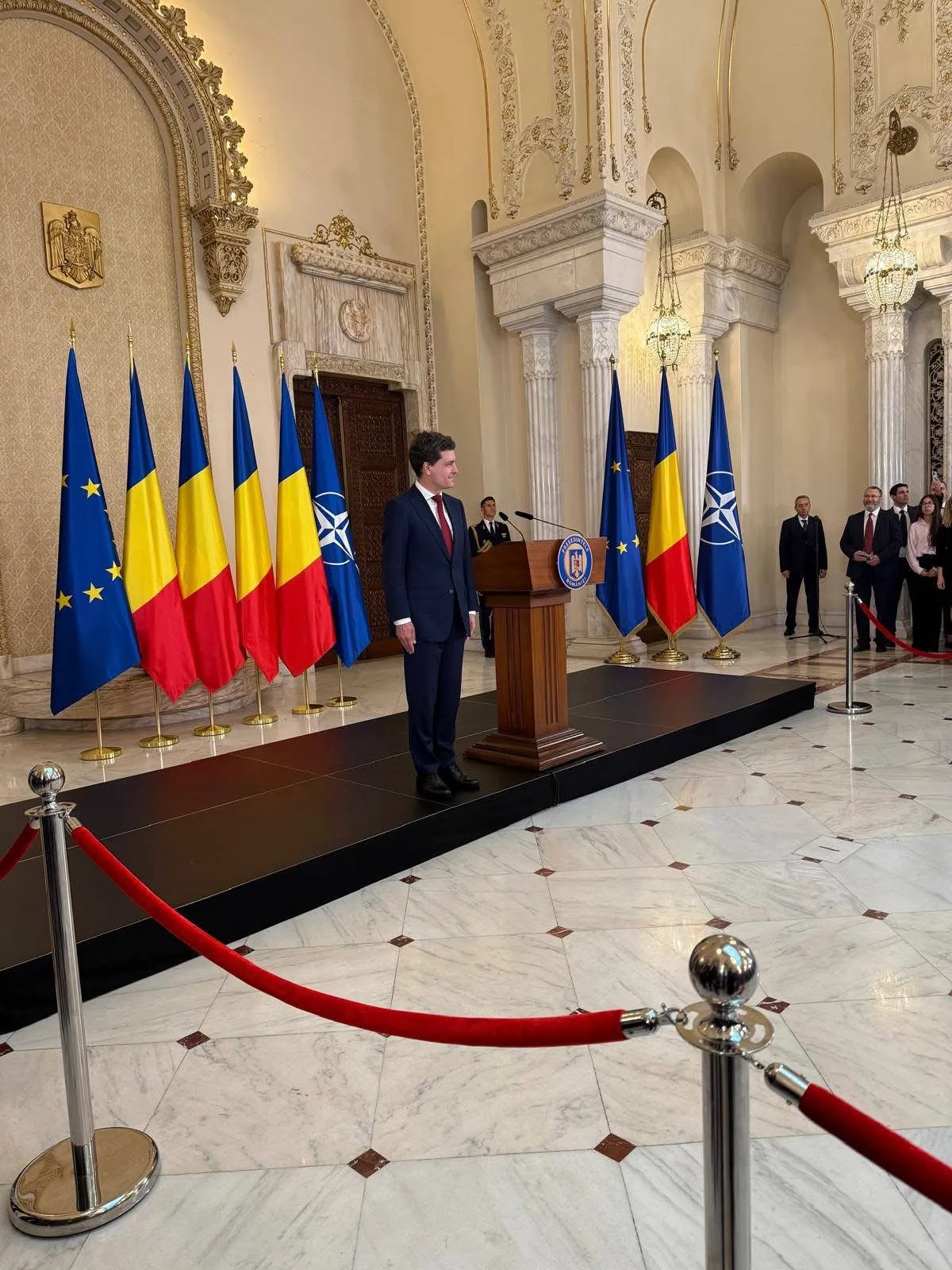 Marian Godină, ofticat că nu a fost invitat la Cotroceni, să-și facă și el o poză cu președintele Nicușor Dan. Mîndruță a păpat sarmale!