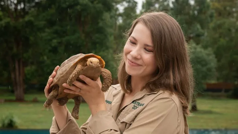 Fiica lui Steve Irwin, The Crocodile Hunter, pe patul de spital. A suferit o intervenție de urgență