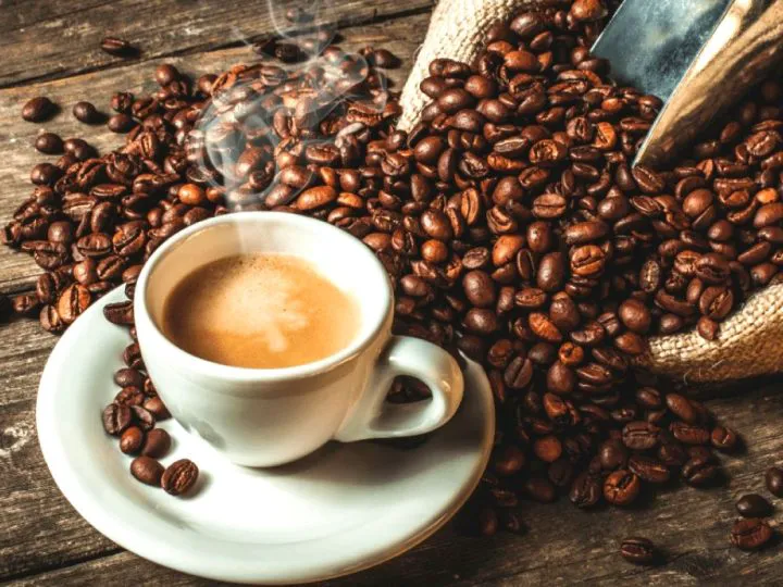 Cafeaua: de la „băutura diavolului”, la preferata cardinalilor de la Vatican. Au și o cafenea unde se răsfață cu cele mai bune licori