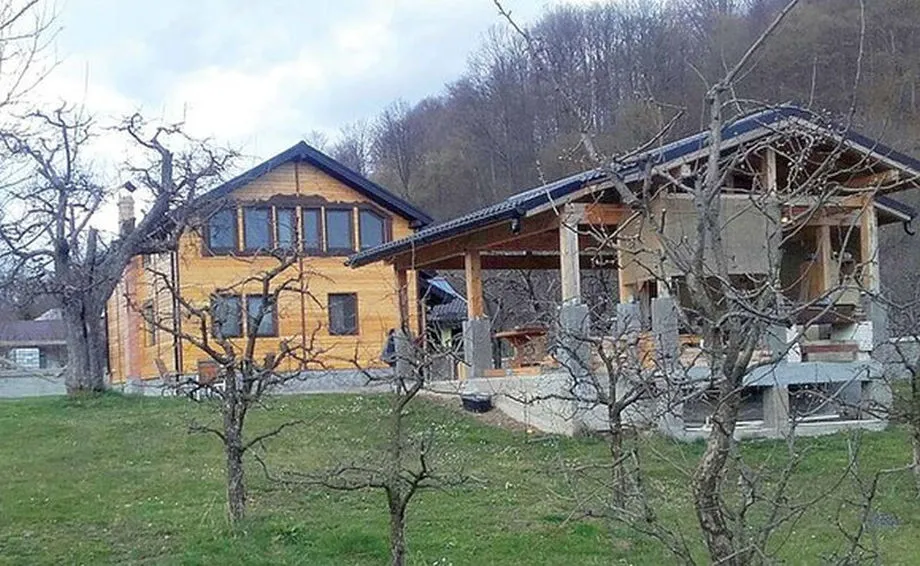 Cheloo, așa cum nu l-ai mai văzut niciodată: „Aș putea să fiu domnul cu coasa”. Video 
