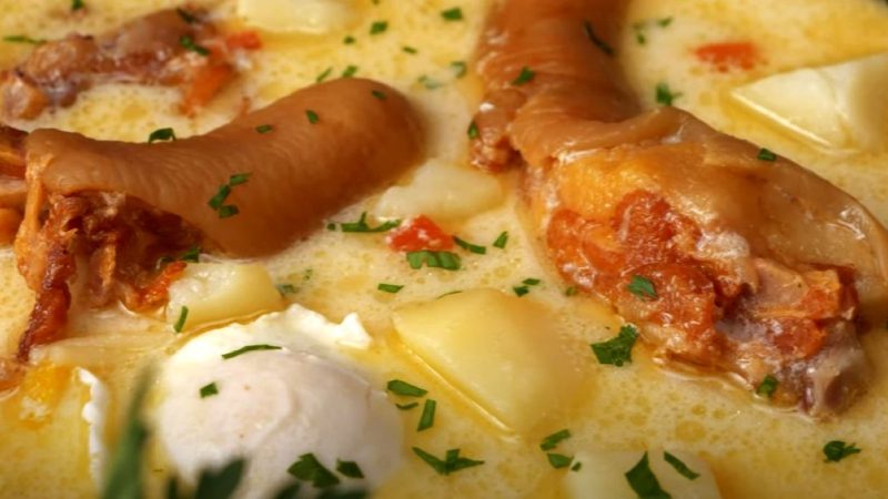 Trucul celei mai bune ciorbe cu codițe de porc, făcută ca la mama acasă. Rețetă extraordinară