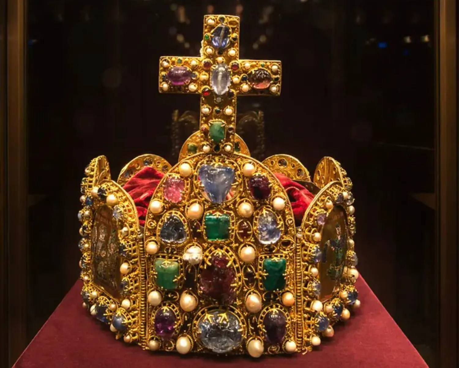 Cele mai impresionante muzee de bijuterii din lume. Povestea Diamantul Orlov de la Moscova, simbolul suprem al tezaurului rusesc
