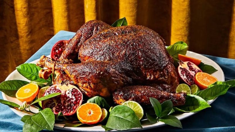 Curcan jamaican la cuptor, o delicatesă pentru masa de weekend