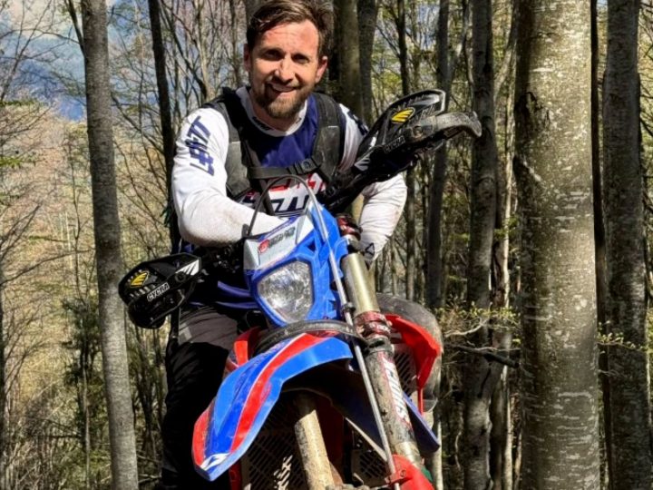 Dani Oțil le-a povestit prietenilor cum s-a prins Mihaela Rădulescu că a înșelat-o. Bărbații s-au speriat cât e de perspicace