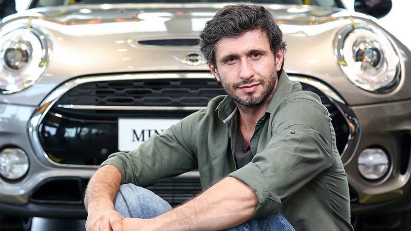Copiii lui Dragoș Bucur trăiesc o viață la care mulți nici nu mai îndrăznesc să viseze. I-a filmat în mijlocul naturii