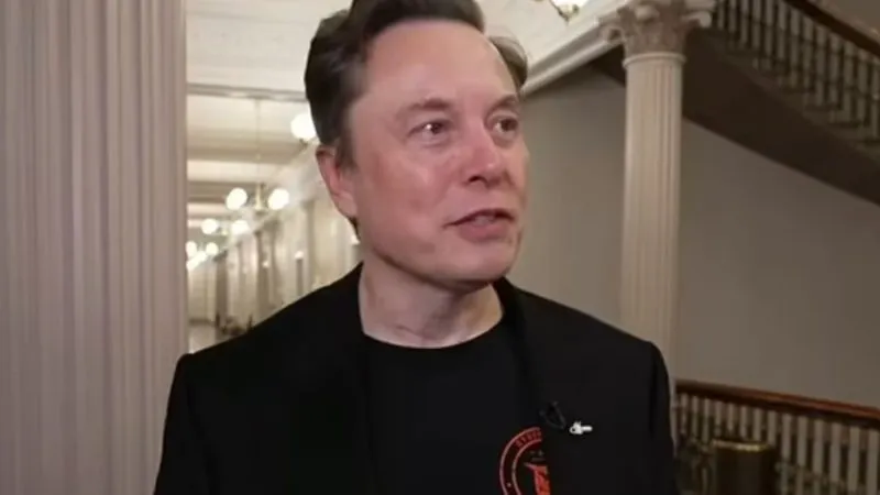 Fiica trans a lui Elon Musk își ia criticii peste picior. Cum răspunde celor ce o provoacă