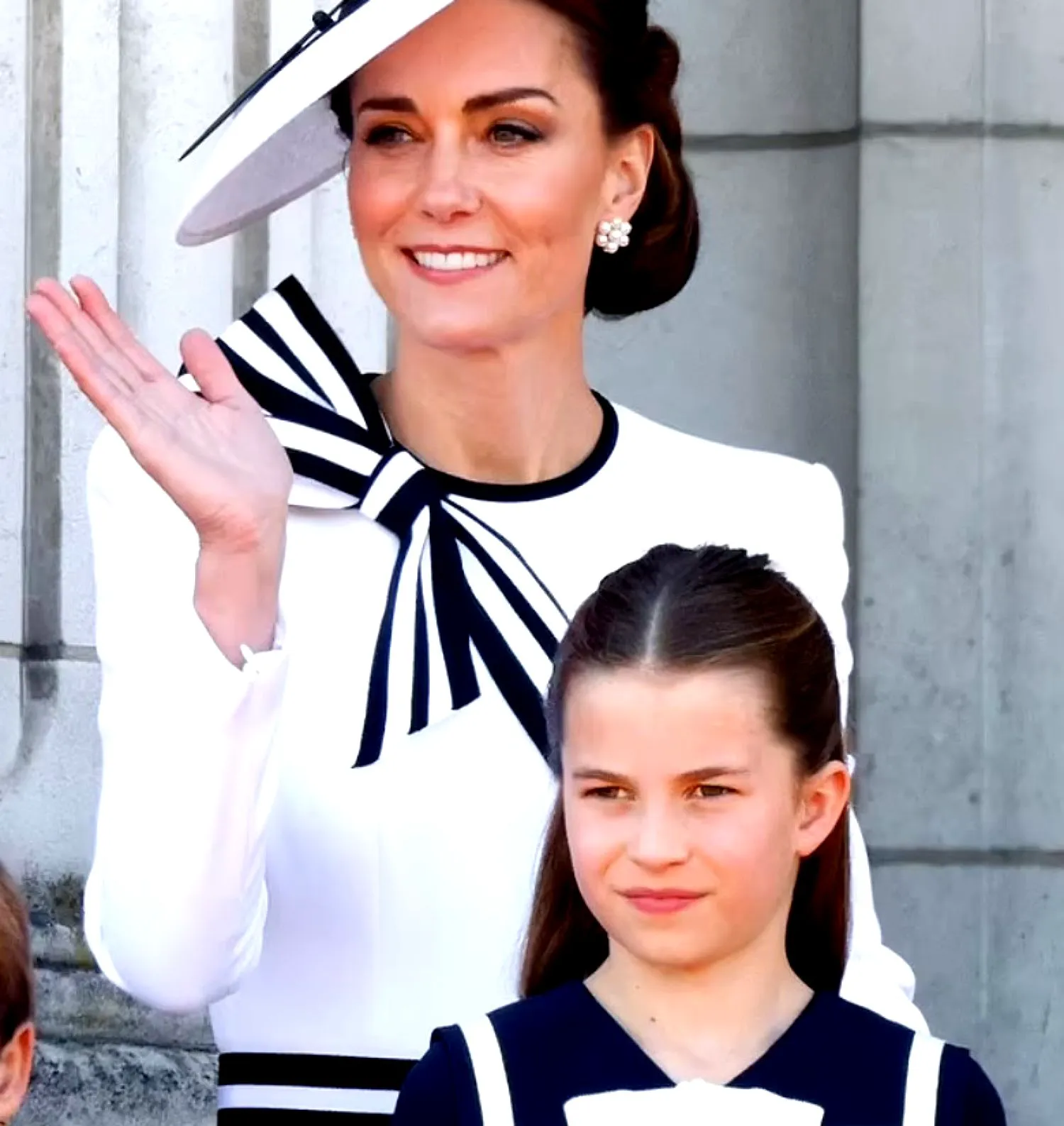 Prințesa Kate și micuța Charlotte, „duo în stil lebădă”. Un expert în limbajul corpului dezvăluie semnificația acestei legături