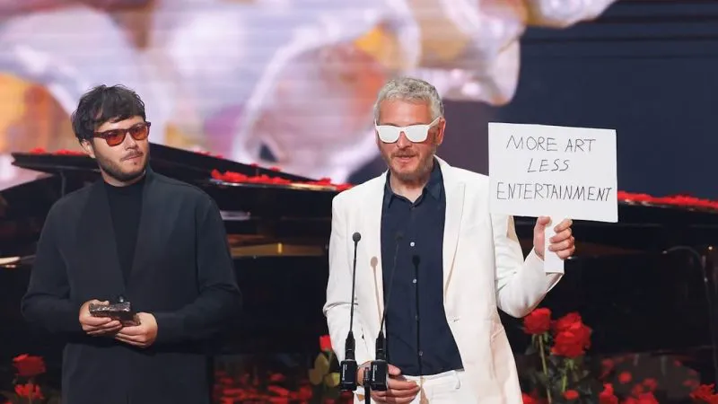 Învestirea lui Nicușor Dan a afectat Gala Premiilor UNITER. Cine sunt premianții