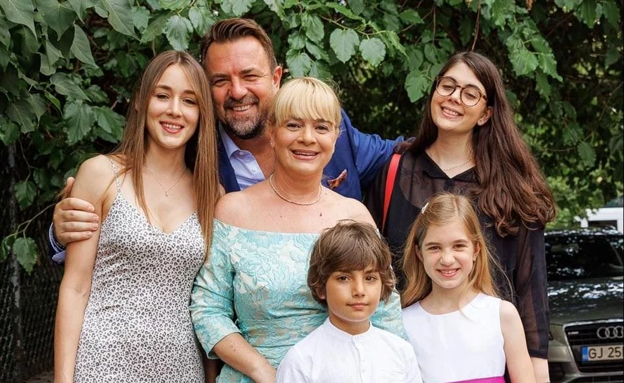 Horia Brenciu, fericit alături de fiul adoptat. L-a dorit pe băiat înainte ca acesta să se nască 