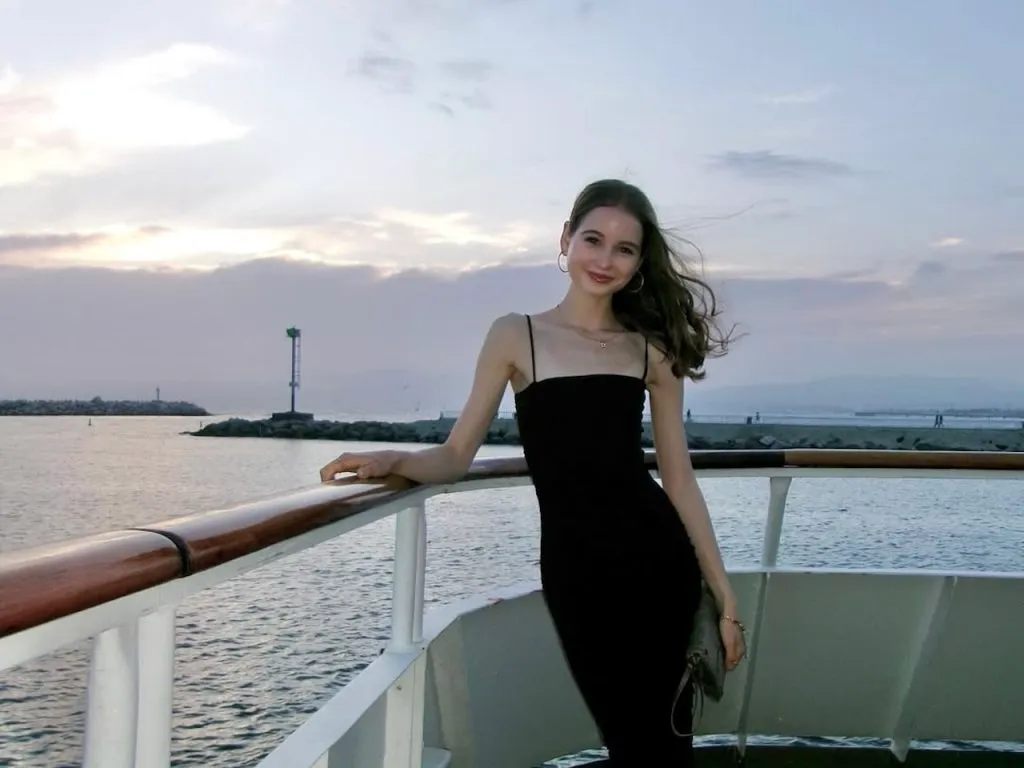 Irinel Columbeanu are planuri cu fiica sa, Irina. Adolescenta vine în România