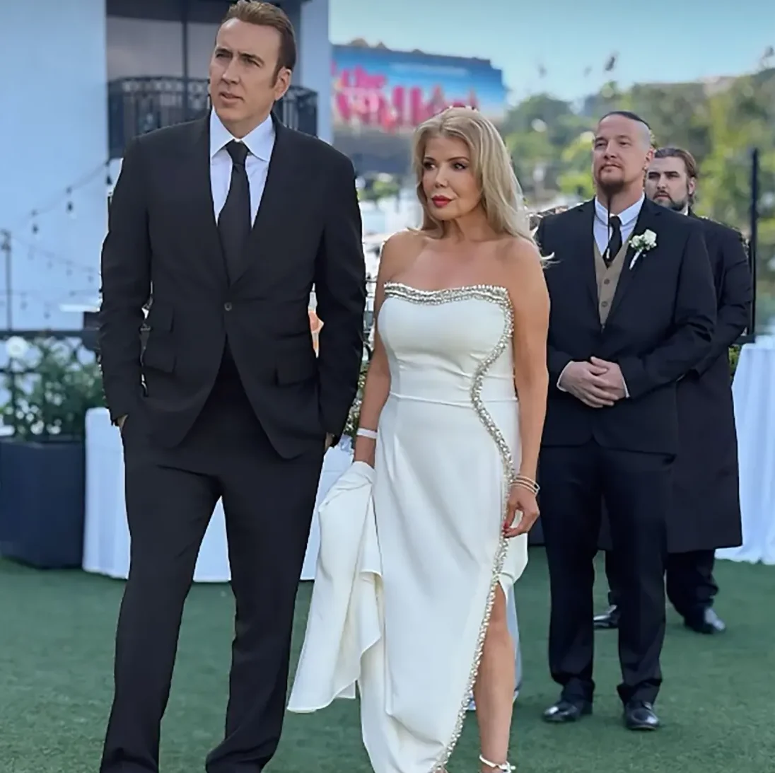 După ce și-a bătut mama până a învinețit-o, fiul lui Nicolas Cage s-a căsătorit cu „flacăra geamănă”. Tatăl i-a fost alături
