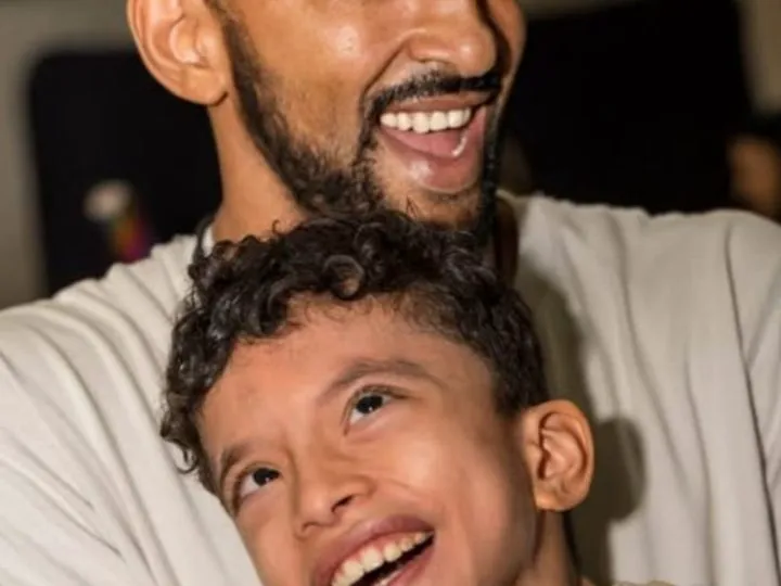 Fiul lui Kamara, imagine de pe patul de spital: părinții și el trec printr-o mare încercare