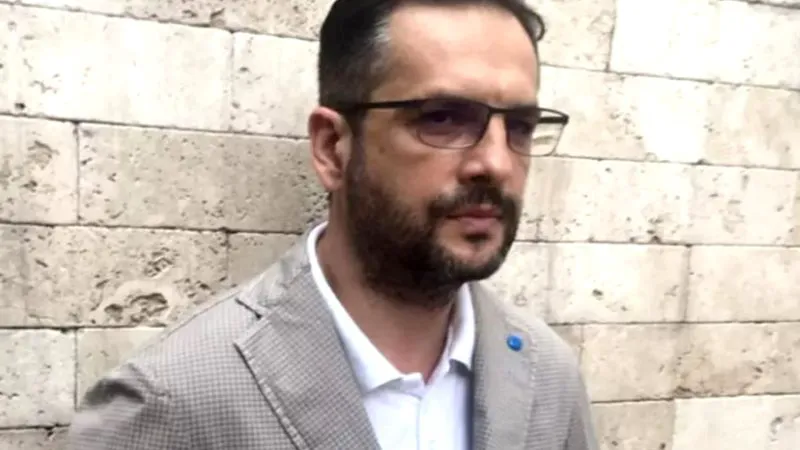 Mădălin Ionescu, cu Ambulanța la mama lui acasă. Prezentatorul a trecut printr-o mare spaimă